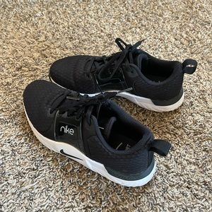 Women’s size 7 Nikes